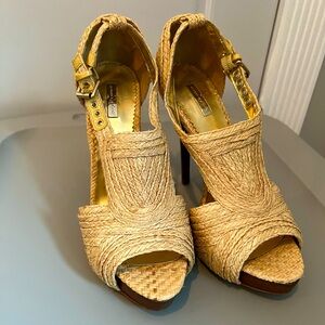Report Signature brand size 7.5 straw hay 4 inch never worn